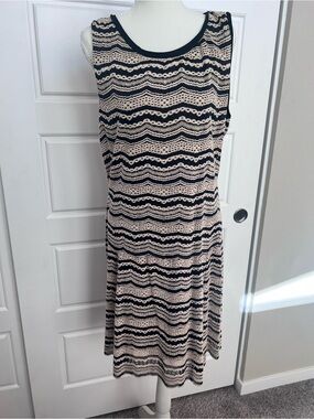 Max Studio Navy and Cream Sleeveless Midi Dress